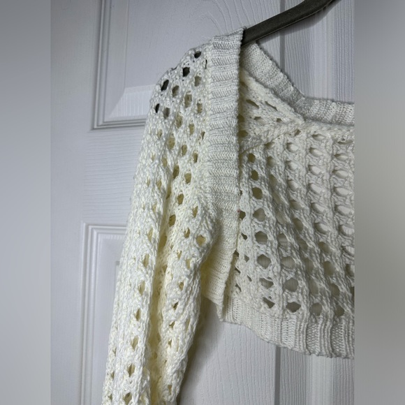 Manchester Crochet Shrug / Fashion Nova - Picture 6 of 10